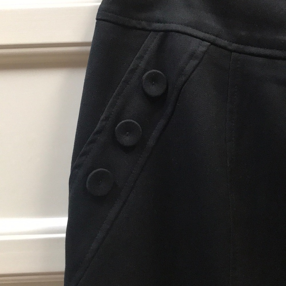 Black pencil skirt with button accent size 6US - Picture 2 of 6
